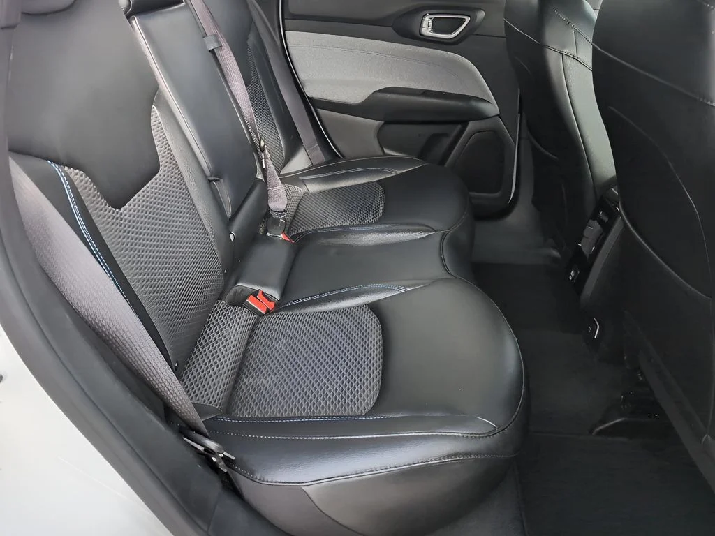 Used 2024 Bright White Clearcoat Jeep Latitude image 31