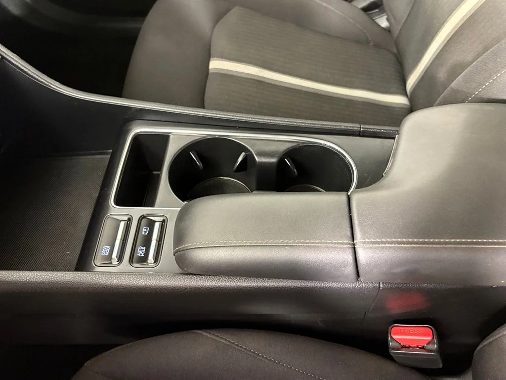 Used 2025 Red Hyundai SEL image 35
