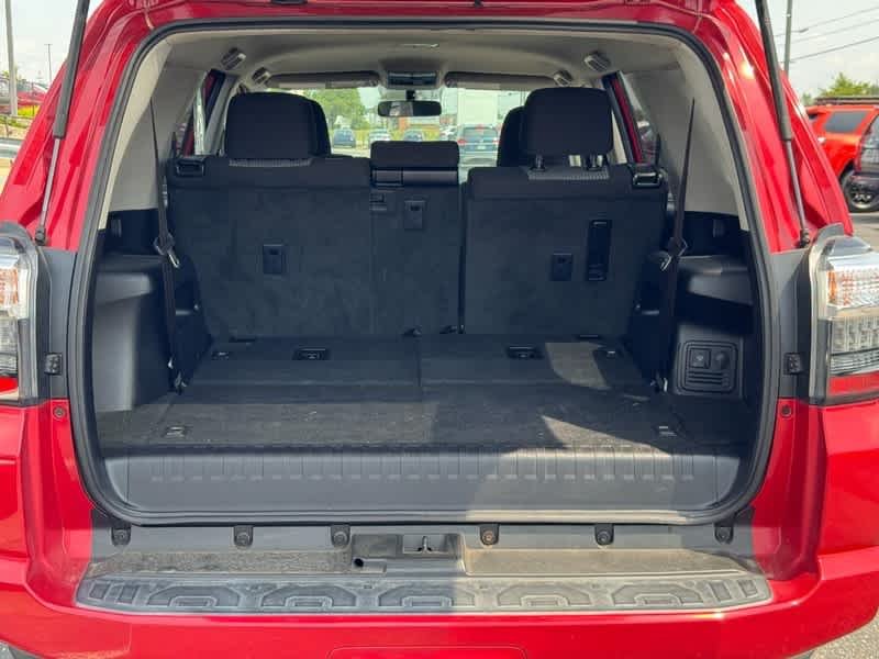Used 2016 Barcelona Red Metallic Toyota SR5 image 4