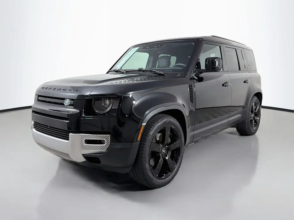 Used 2023 Santorini Black Metallic Land Rover SE image 1
