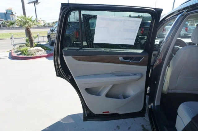 New 2026 Deep Black Pearl Volkswagen 2.0T SE W/TECHNOLOGY image 18