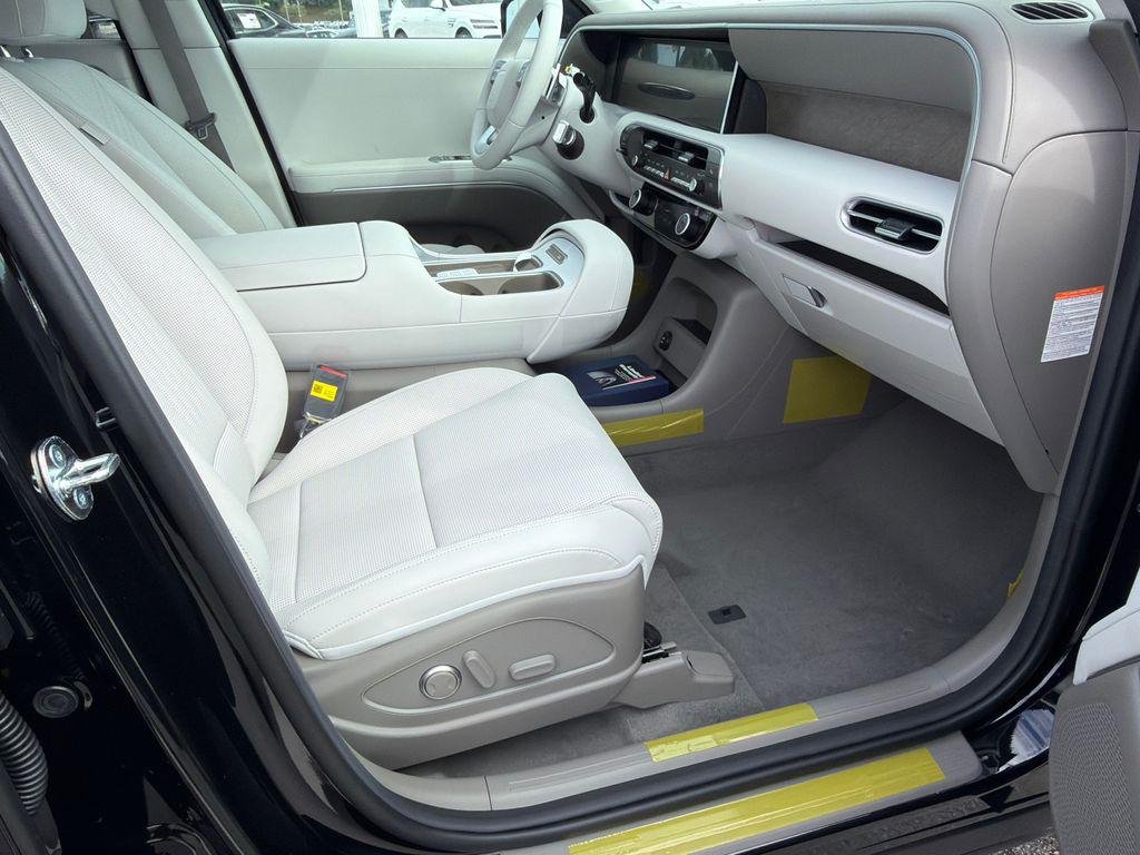 New 2026 Black Hyundai Blue SEL Premium 8P image 13