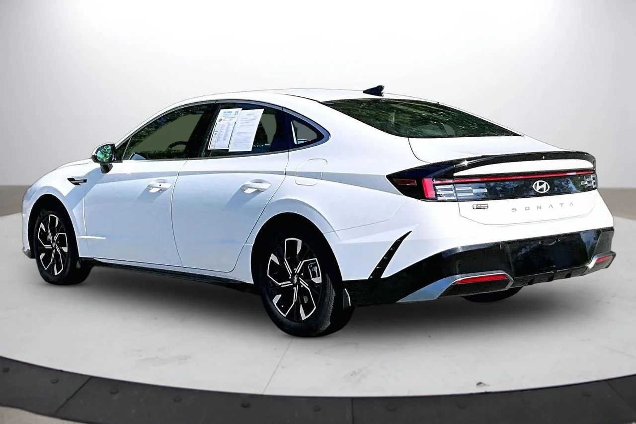 Certified Used 2025 White Hyundai SEL image 7