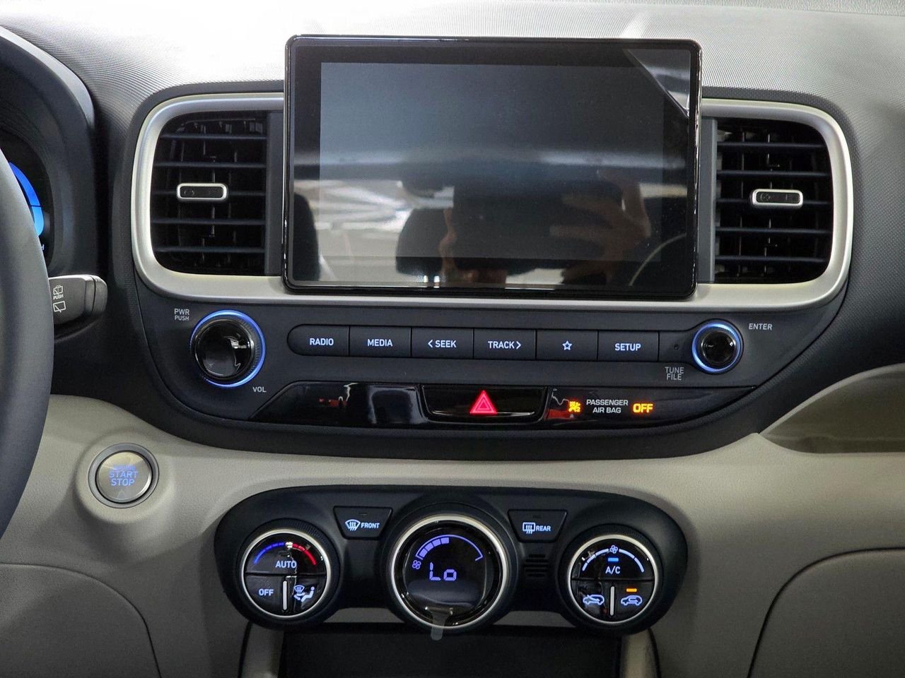 New 2026 Denim w/White Roof Hyundai SEL w/Two-Tone Roof image 25
