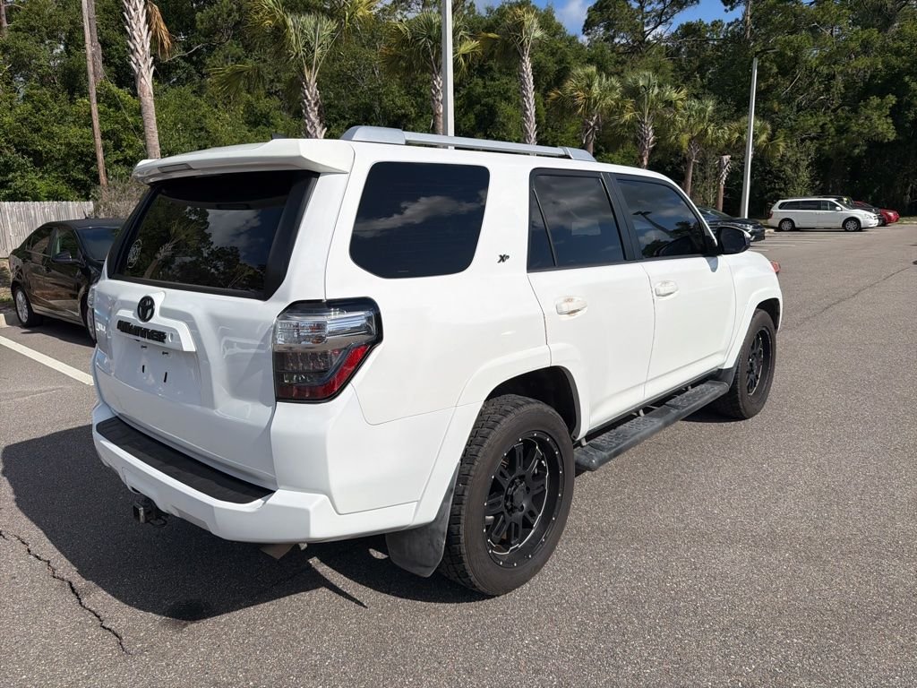 Used 2016 White Toyota SR5 image 4