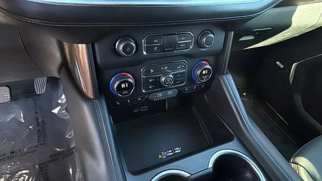 Used 2024 Summit White Chevrolet High Country image 30