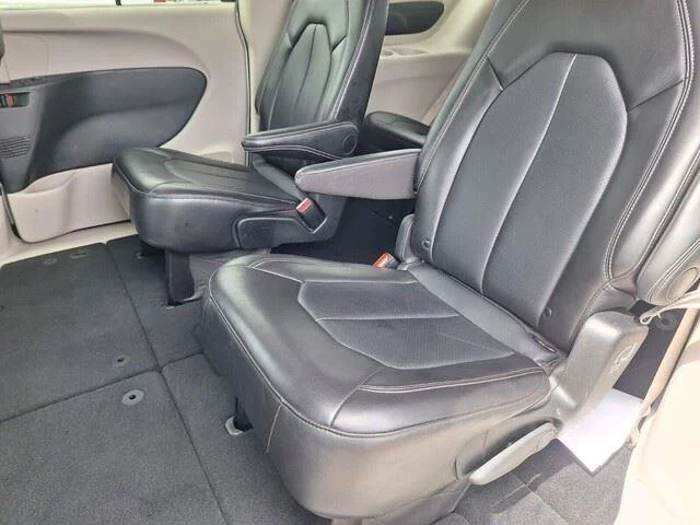 Used 2024 Bright White Clearcoat Chrysler Touring L image 23