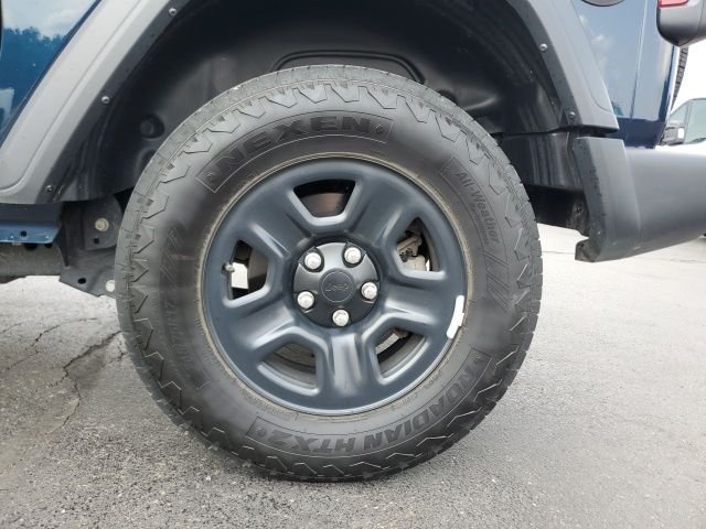 Used 2025 Blue Jeep Sport image 9