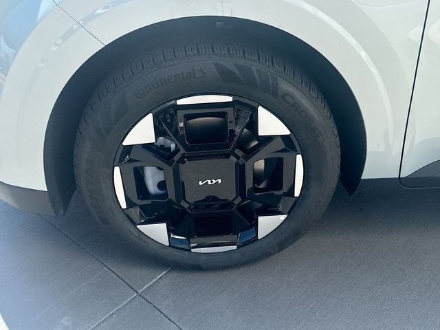 New 2026 Ivory Silver Kia EX image 33