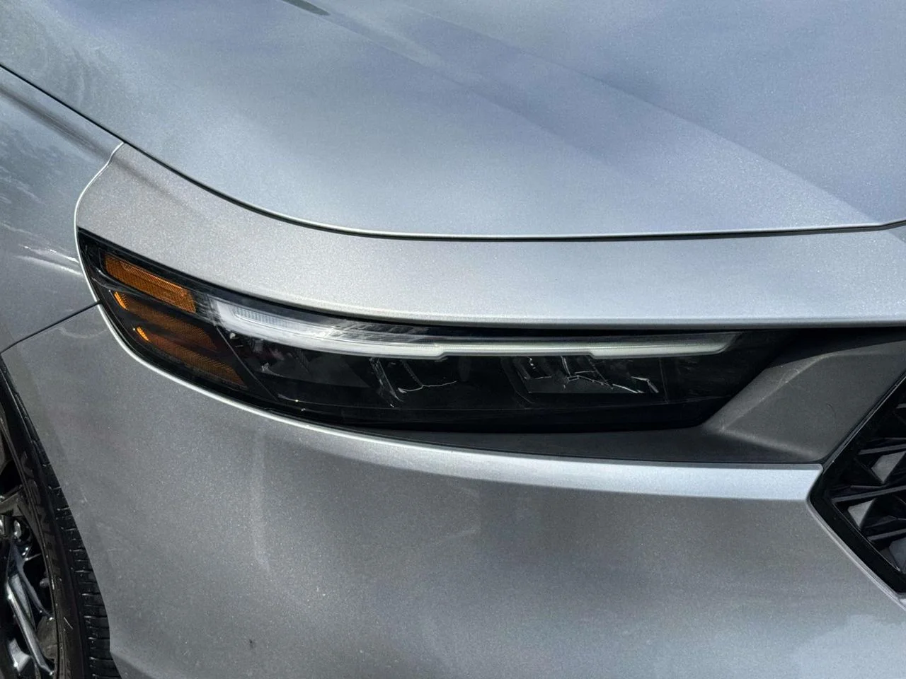 Used 2025 Solar Silver Metallic Honda SE image 14
