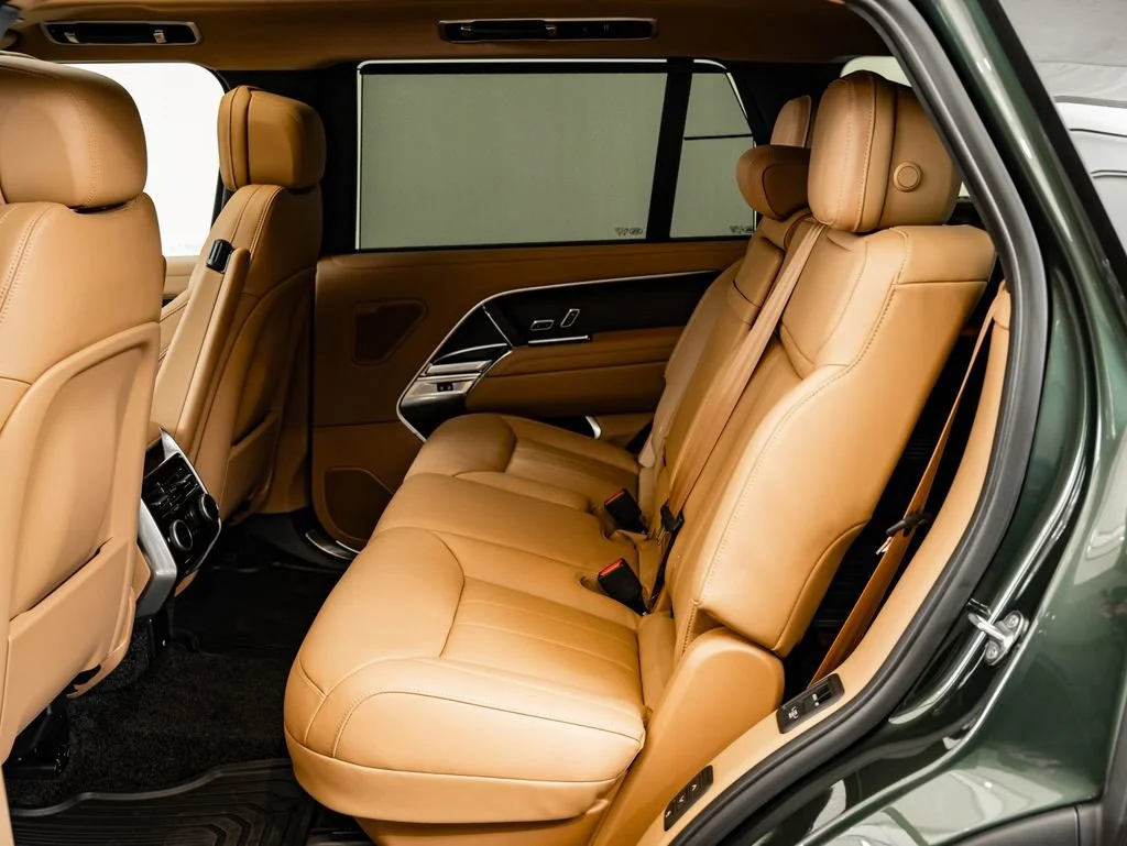New 2026 Belgravia Green Land Rover SE image 41