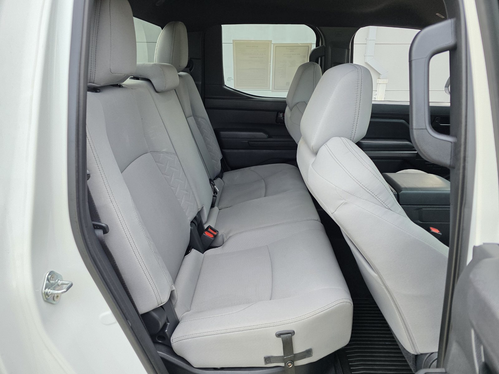 2025 Toyota Tacoma SR5 - Photo 27