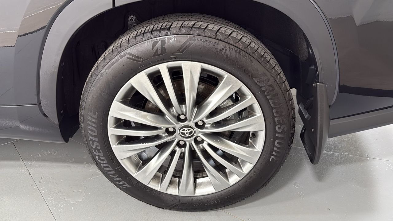 2026 Toyota Highlander Platinum - Photo 24