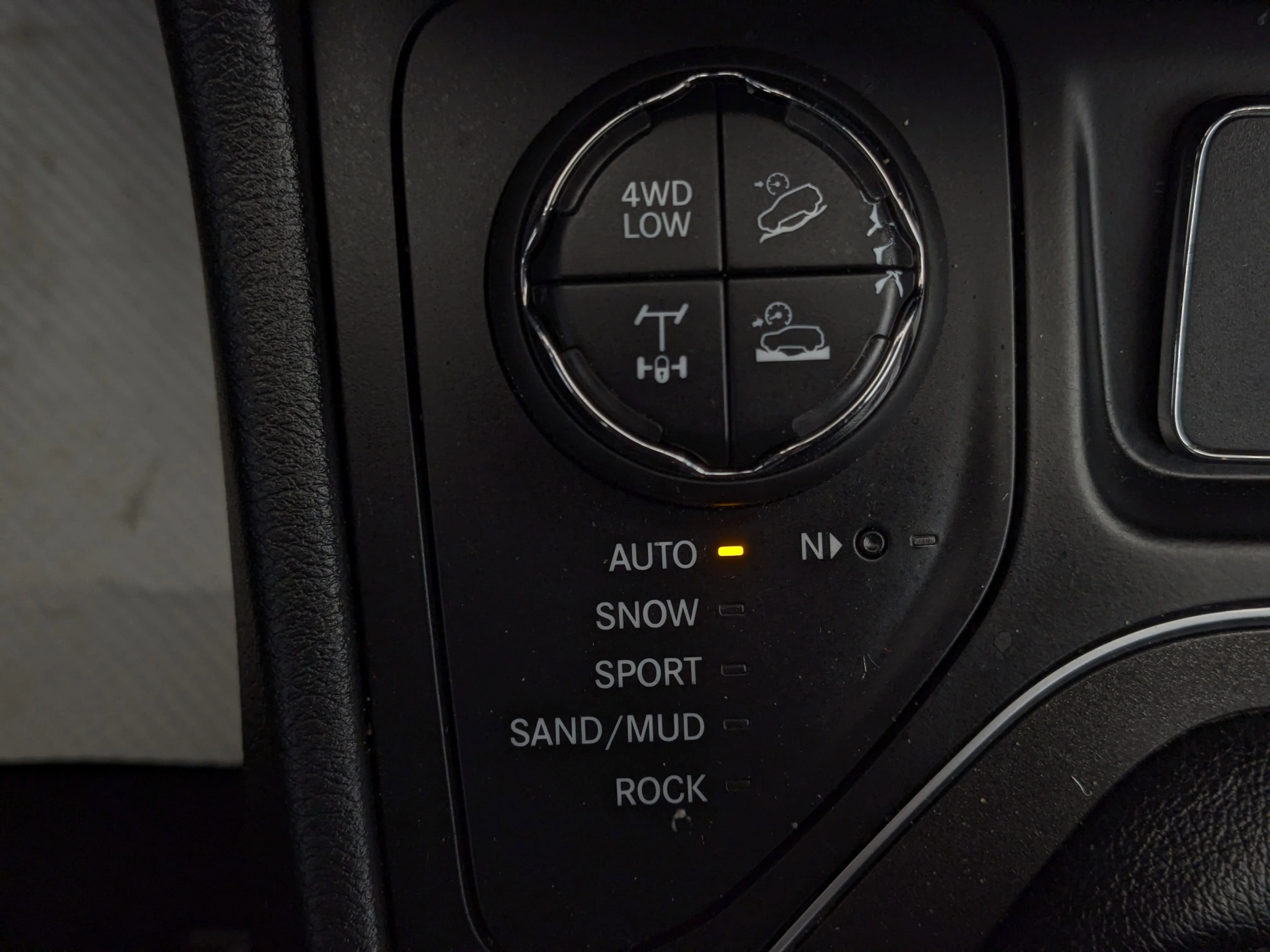 Used 2019 Grey Jeep Trailhawk Elite - Nappa Leather - Command View Sunroof - Trailer Tow - Heated & Cooled Seats image 21
