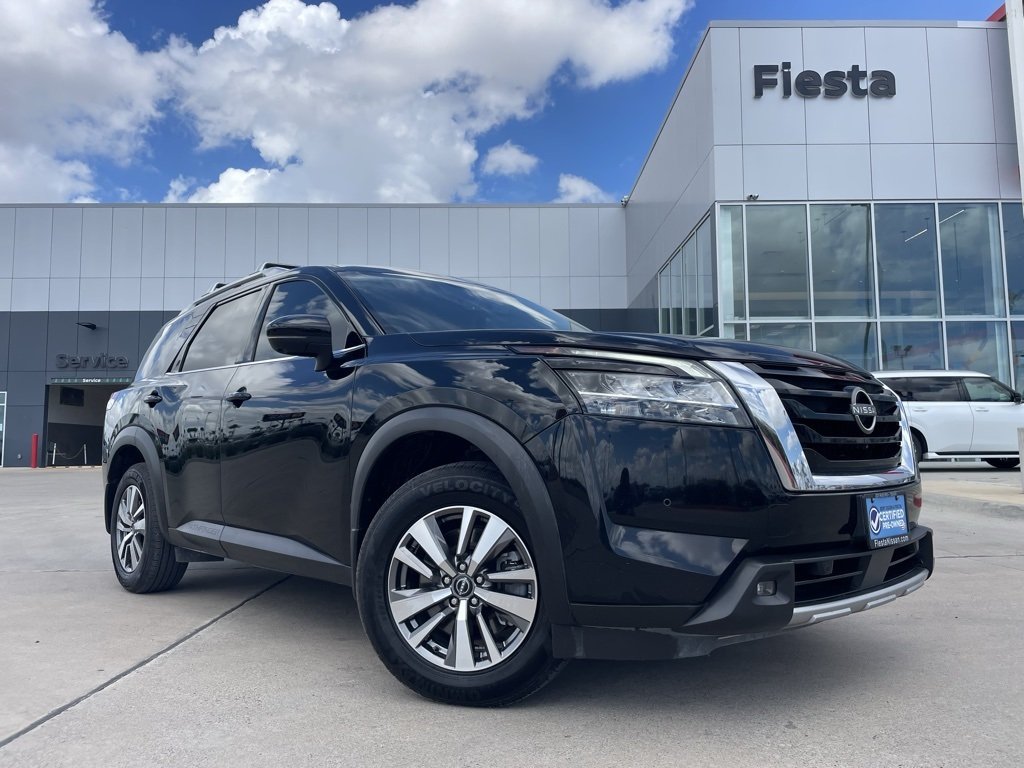 2023 Nissan Pathfinder SL