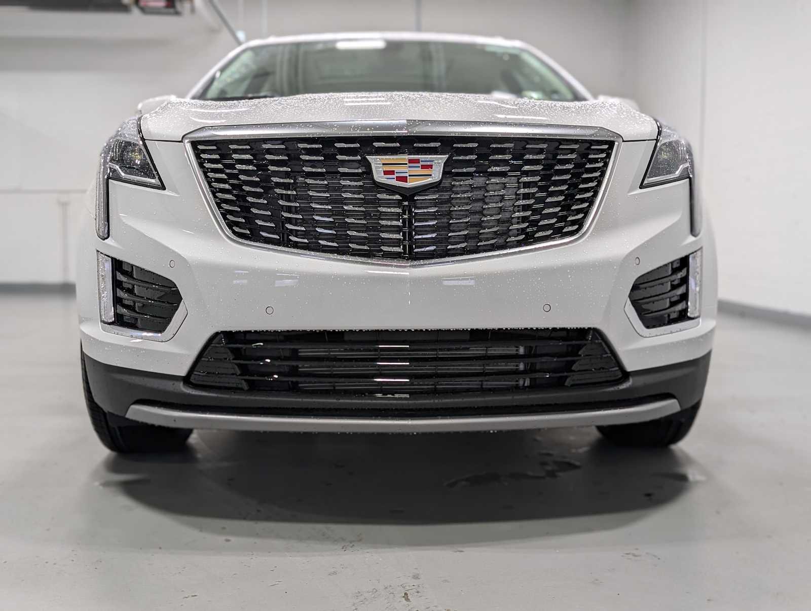 2025 Cadillac XT5 Premium Luxury photo 2