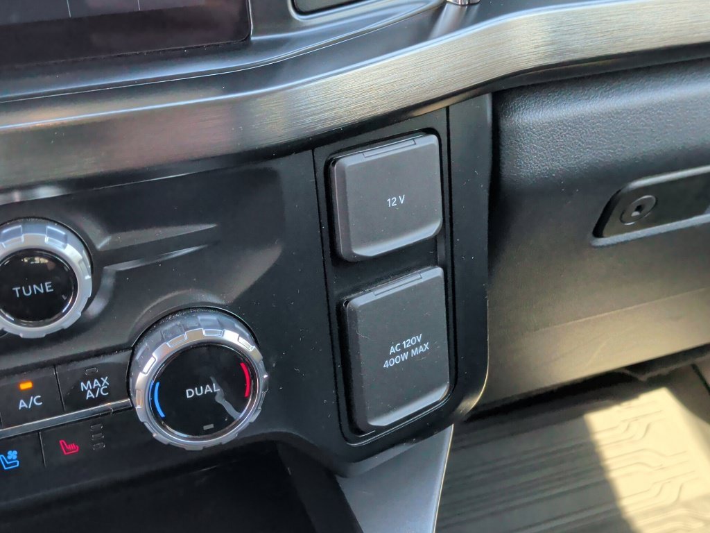 Used 2024 Iconic Silver Metallic Ford Lariat image 33