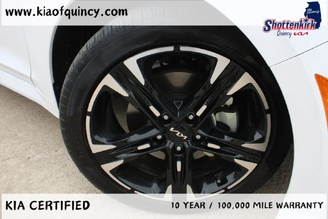 Used 2024 White Kia GT-Line image 6