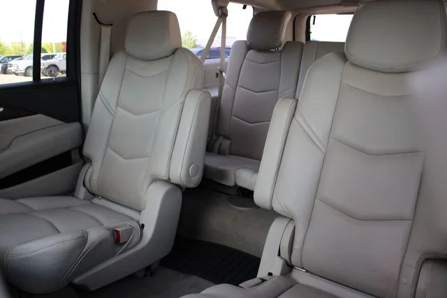 Used 2020 Black Cadillac Luxury image 6