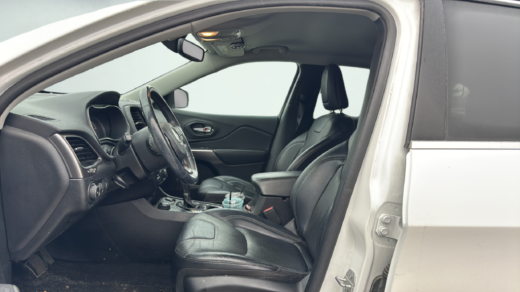 Used 2019 White Jeep Limited image 17