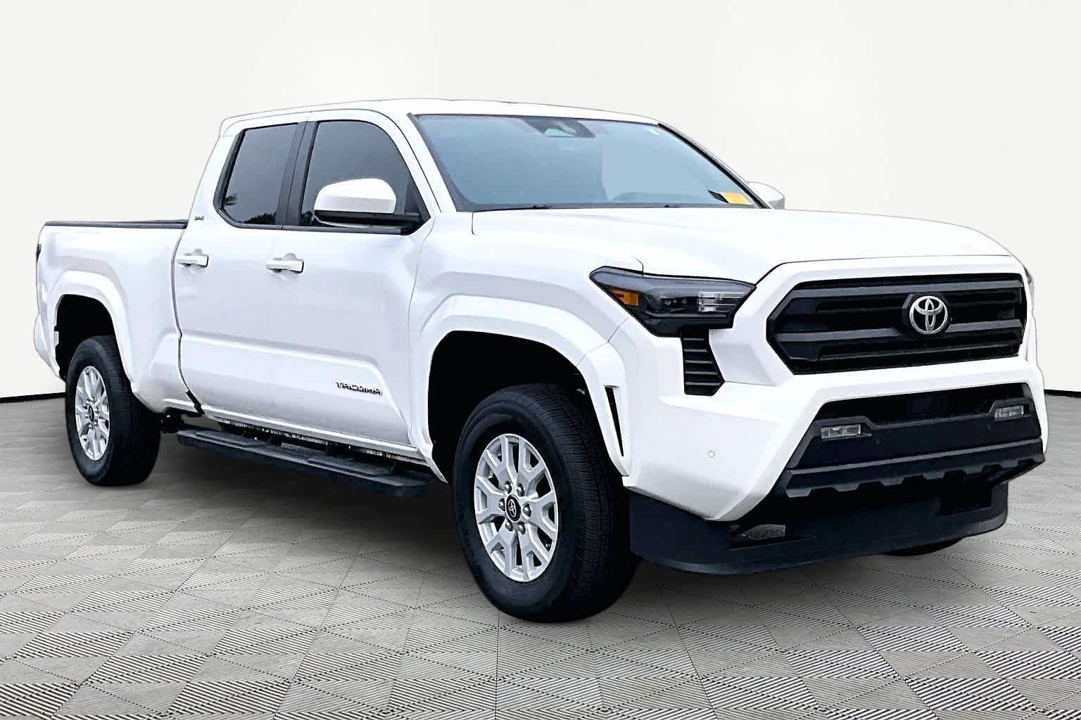Used 2024 Ice Cap Toyota SR5 image 3