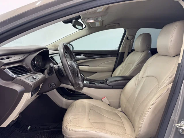 Used 2017 Pepperdust Metallic Buick Essence image 20