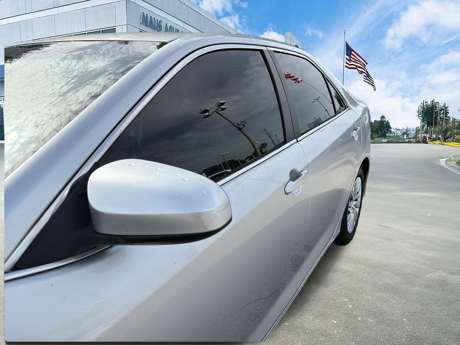 Used 2014 Silver Toyota LE image 12