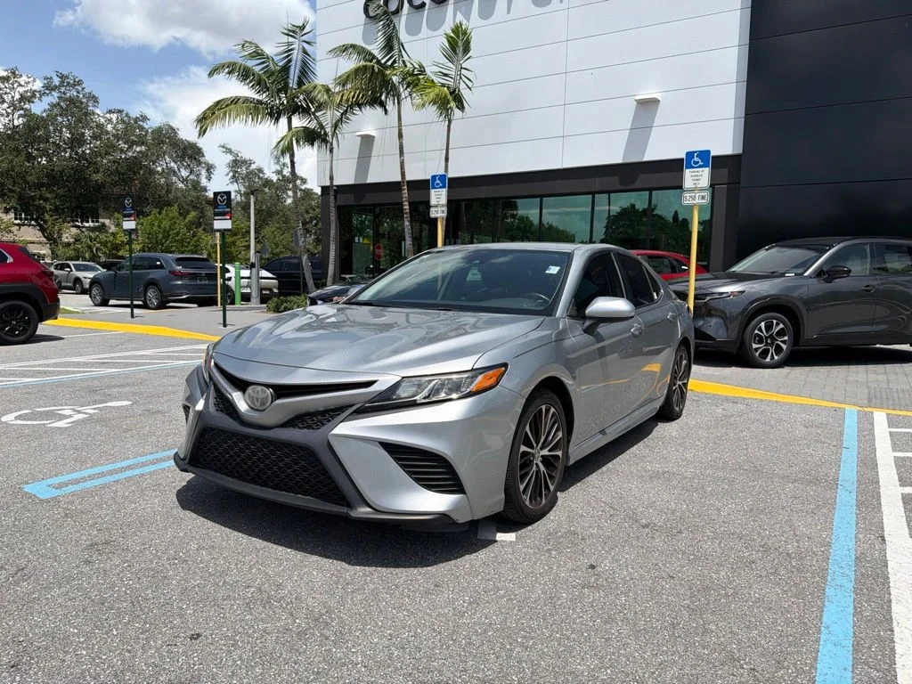 Used 2020 Celestial Silver Metallic Toyota SE image 13