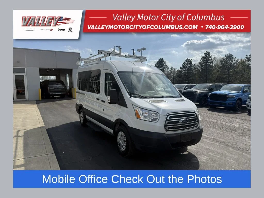 Used 2019 White Ford XLT image 1
