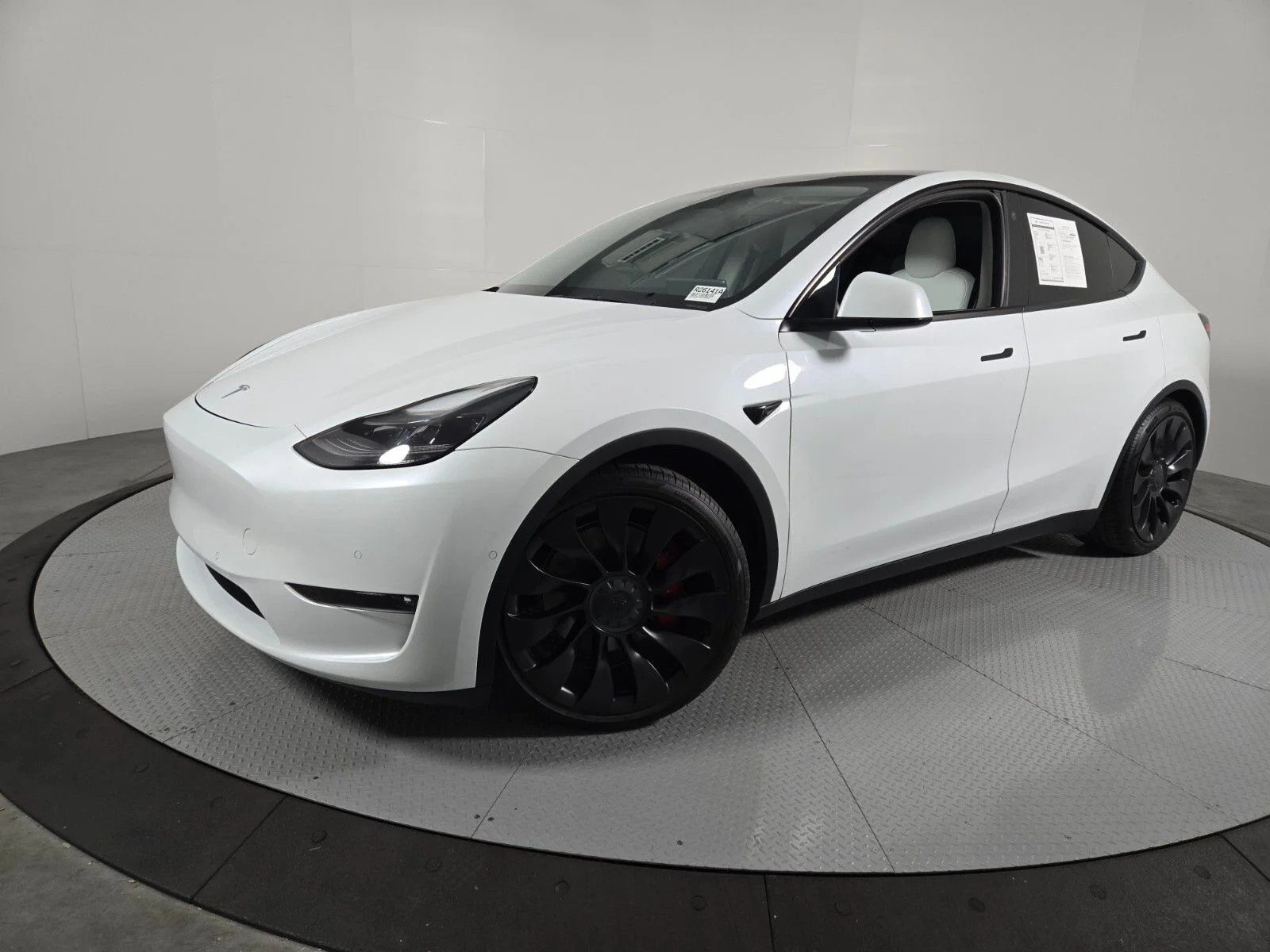 2022 Tesla Model Y Performance Dual Motor All-Wheel Drive's photo