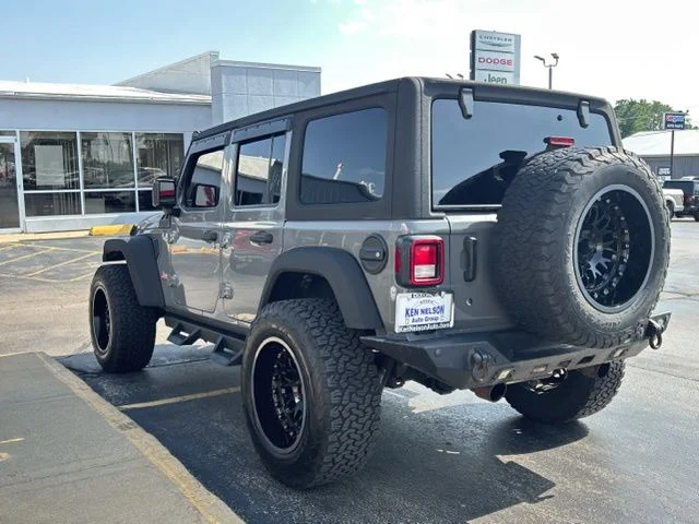 Used 2018 Gray Jeep Unlimited Sport S image 10