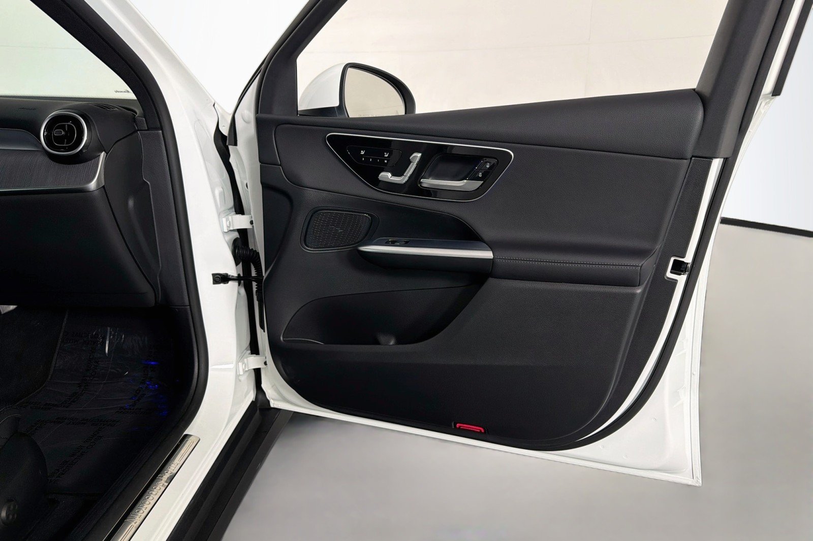 Certified Used 2025 Polar White Mercedes-Benz 350e image 23