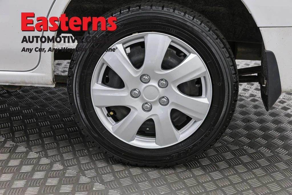 Used 2020 White Nissan SV image 34