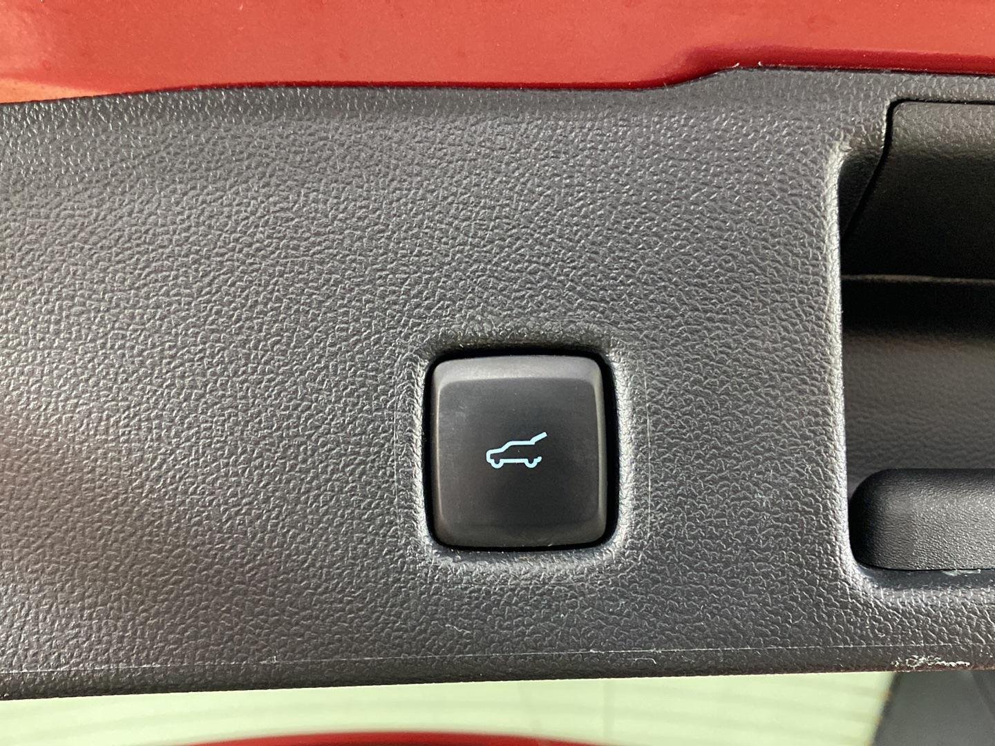 Used 2022 Rapid Red Metallic Tinted Clearcoat Ford SEL image 30