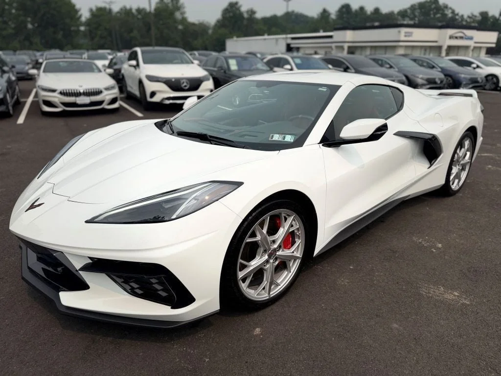 Used 2023 Arctic White Chevrolet 2dr Stingray Coupe w/2LT Z51 Performance Package & Front Lift image 11