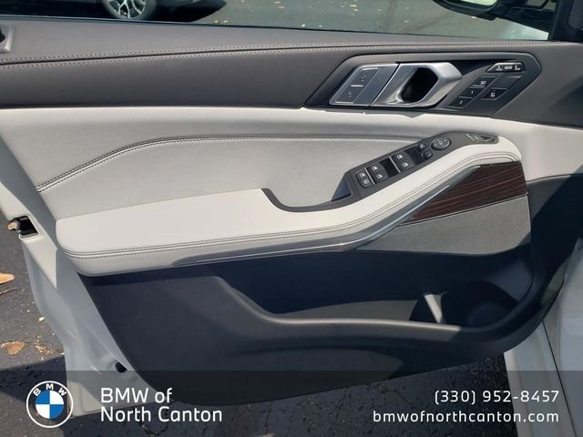 Used 2026 Alpine White BMW xDrive40i image 12