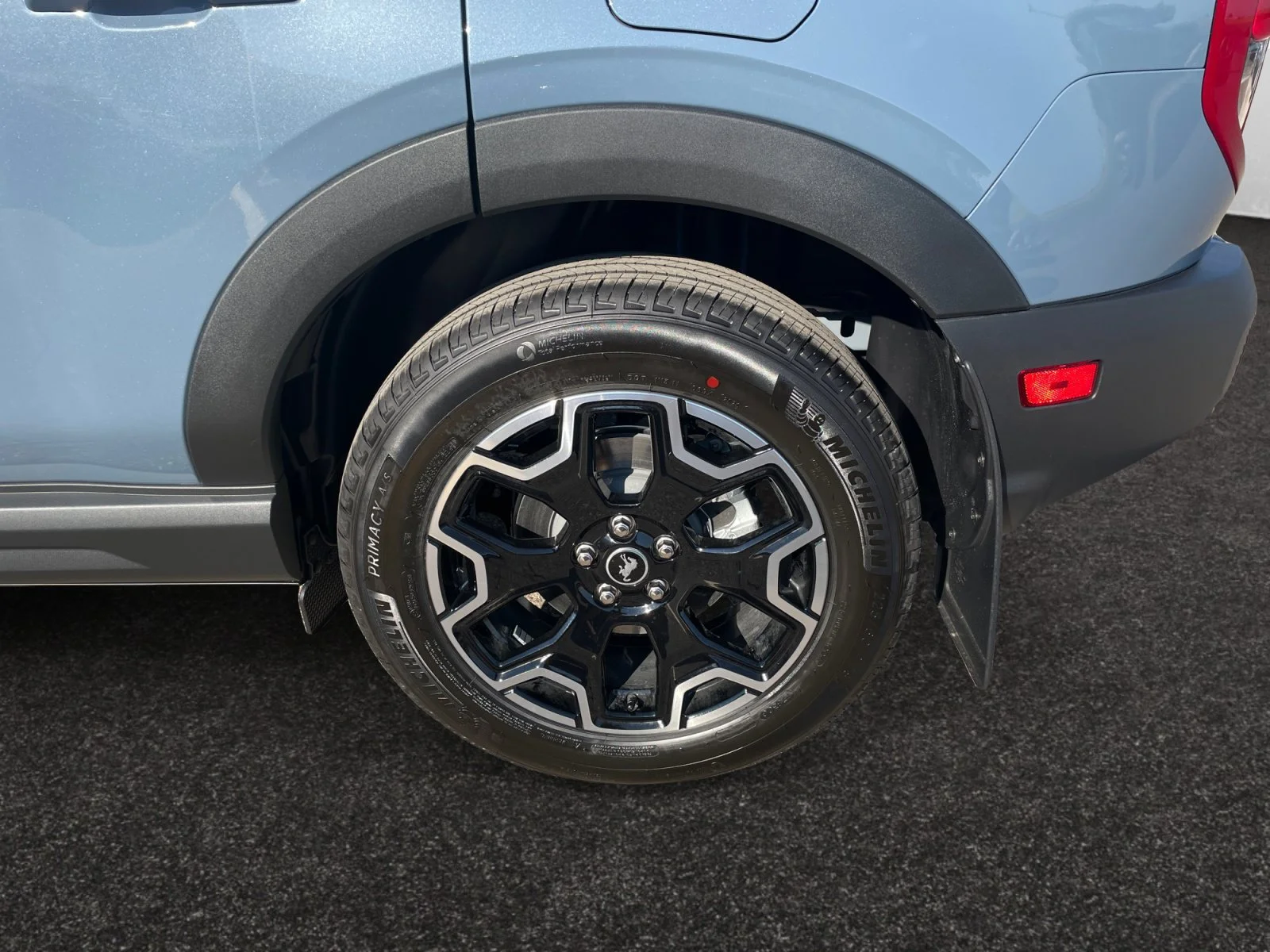 New 2026 Azure Grey Metallic Tri-Coat Ford Outer Banks image 9