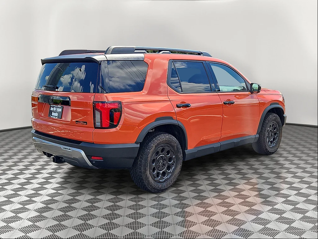 Certified Used 2026 Sunset Orange II Honda TrailSport Elite Blackout image 4