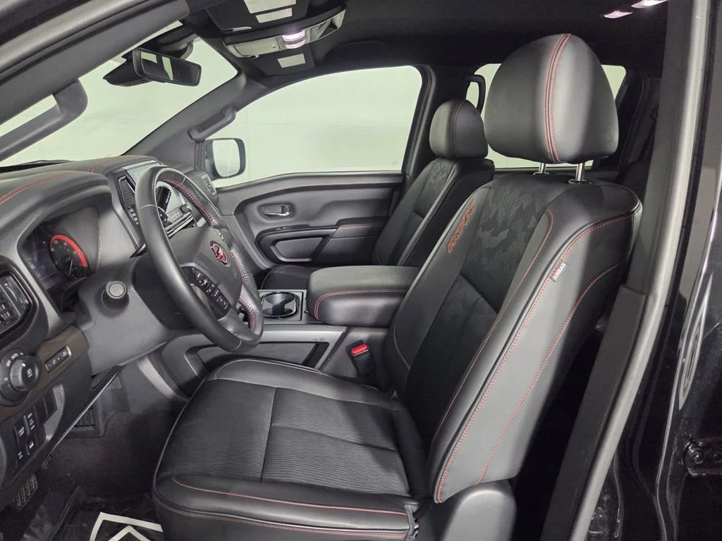 2024 Nissan Titan PRO-4X - Photo 8