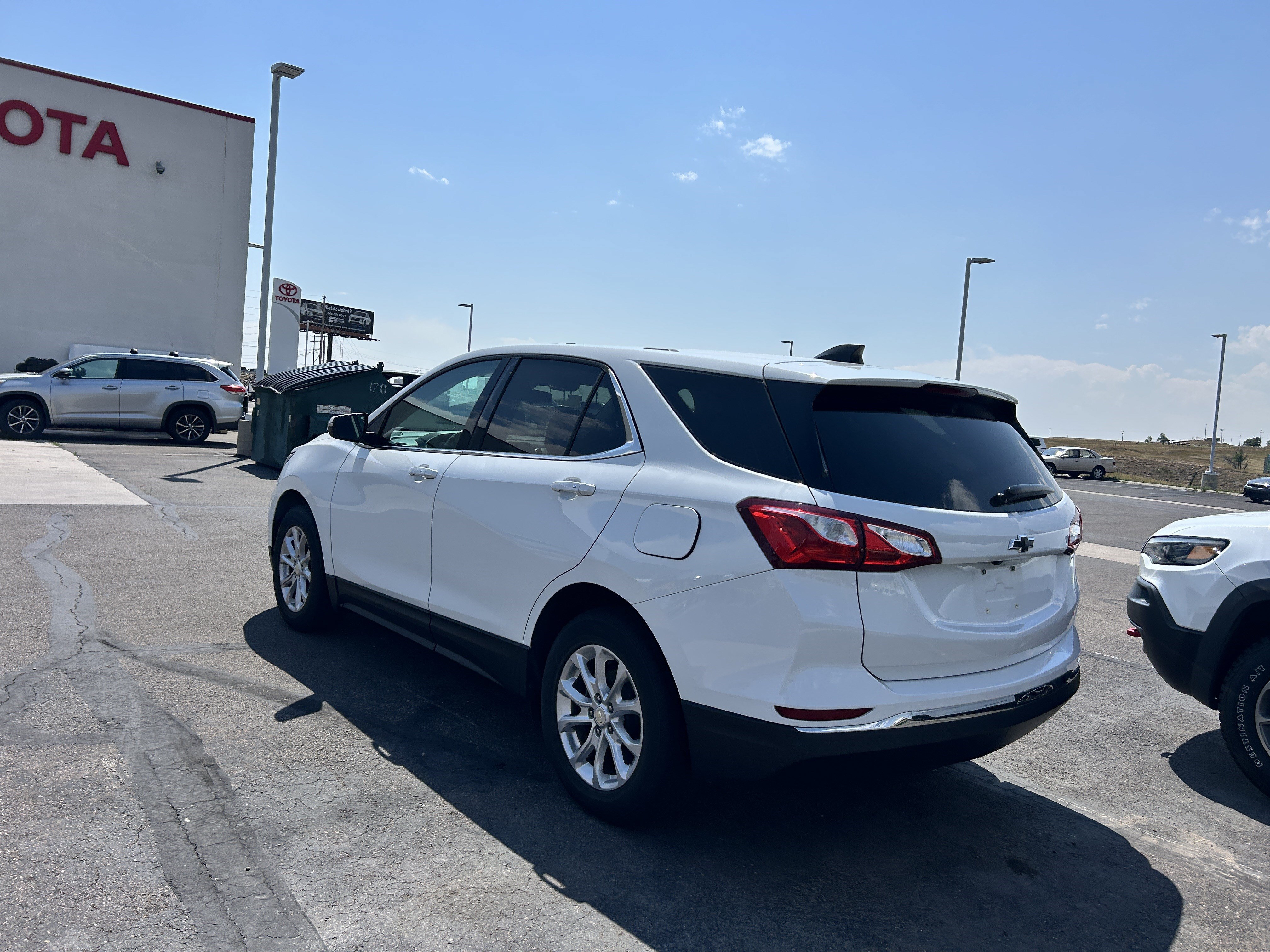 Used 2018 Summit White Chevrolet LT image 3
