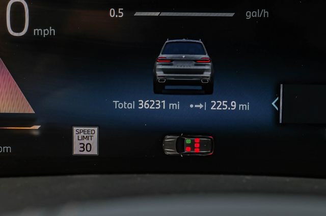 Used 2024 Gray BMW xDrive40i image 30