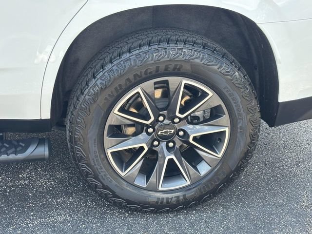 Certified Used 2023 Summit White Chevrolet Z71 image 9