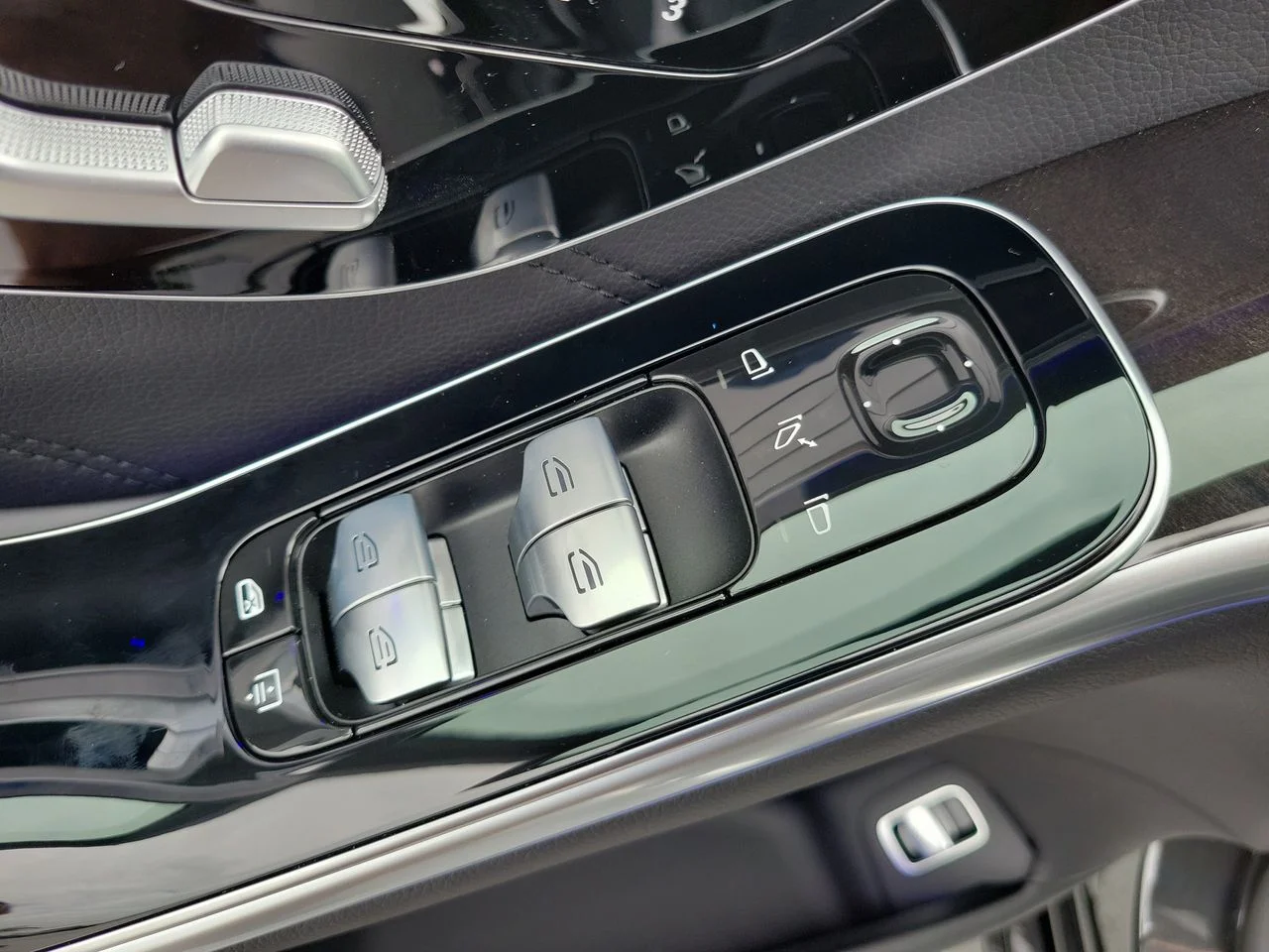 New 2026 Graphite Grey Metallic Mercedes-Benz AMG® S 63 E 4MATIC® Sedan image 19
