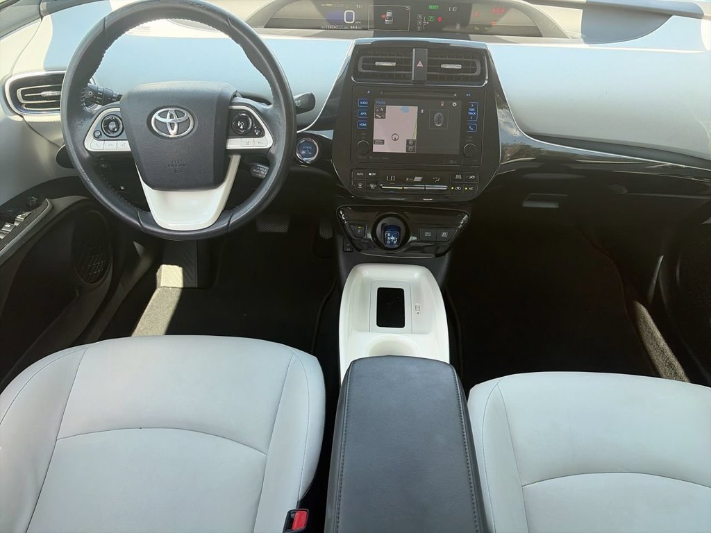 Used 2017  Toyota Two image 9