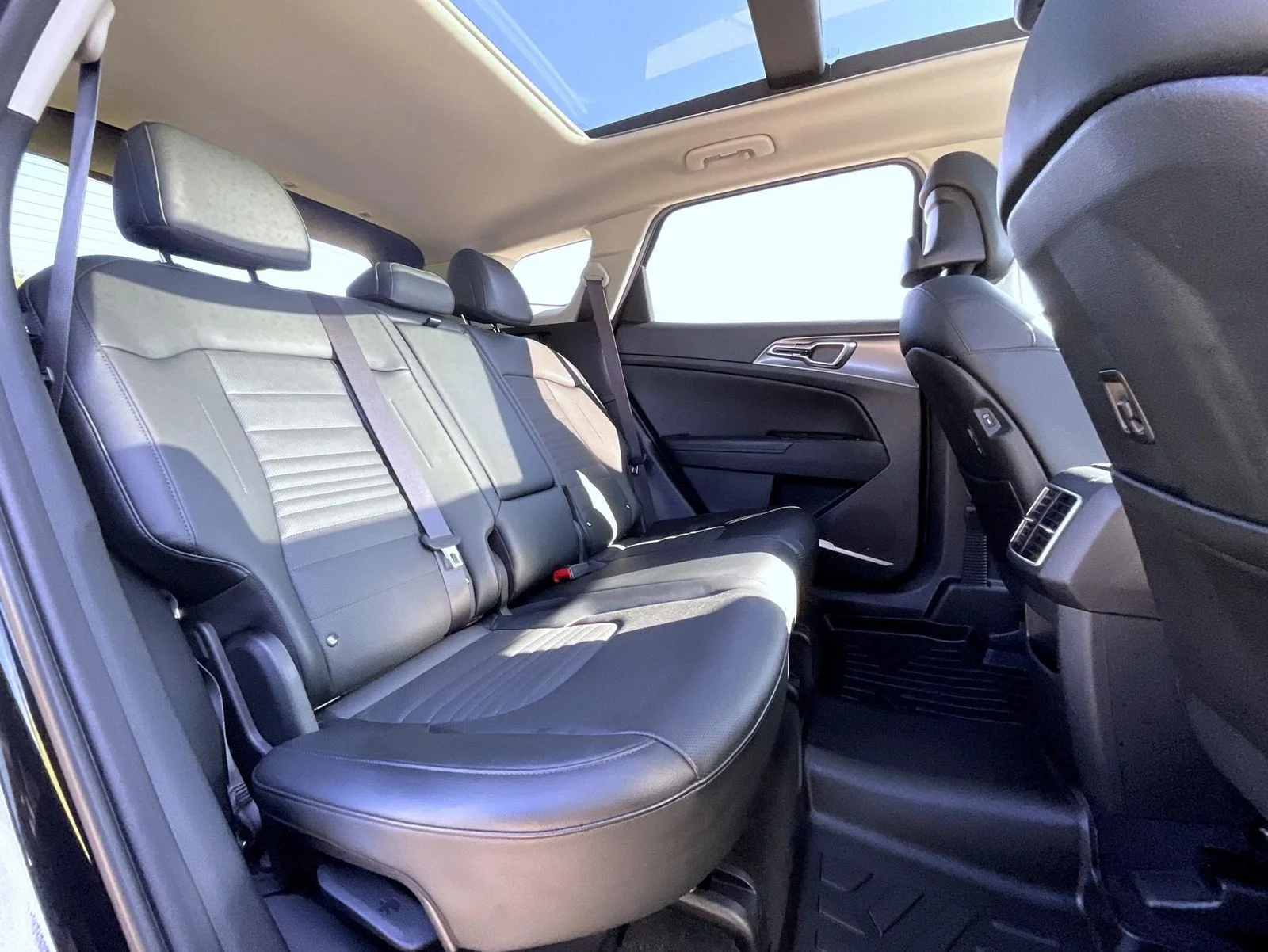 Used 2025 Black Kia SX-Prestige image 20