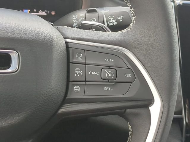 New 2026 Diamond Black Crystal Pearl-Coat Exterior Paint Jeep Laredo image 33