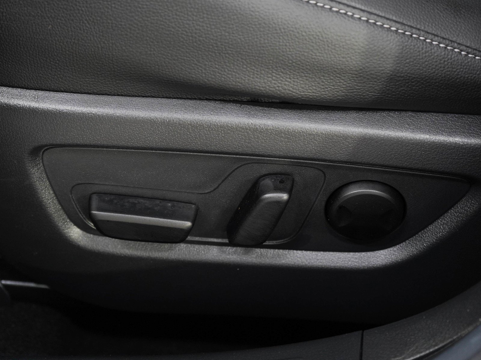 Used 2024 Jet Black Mica Mazda 2.5 S Premium Package image 23
