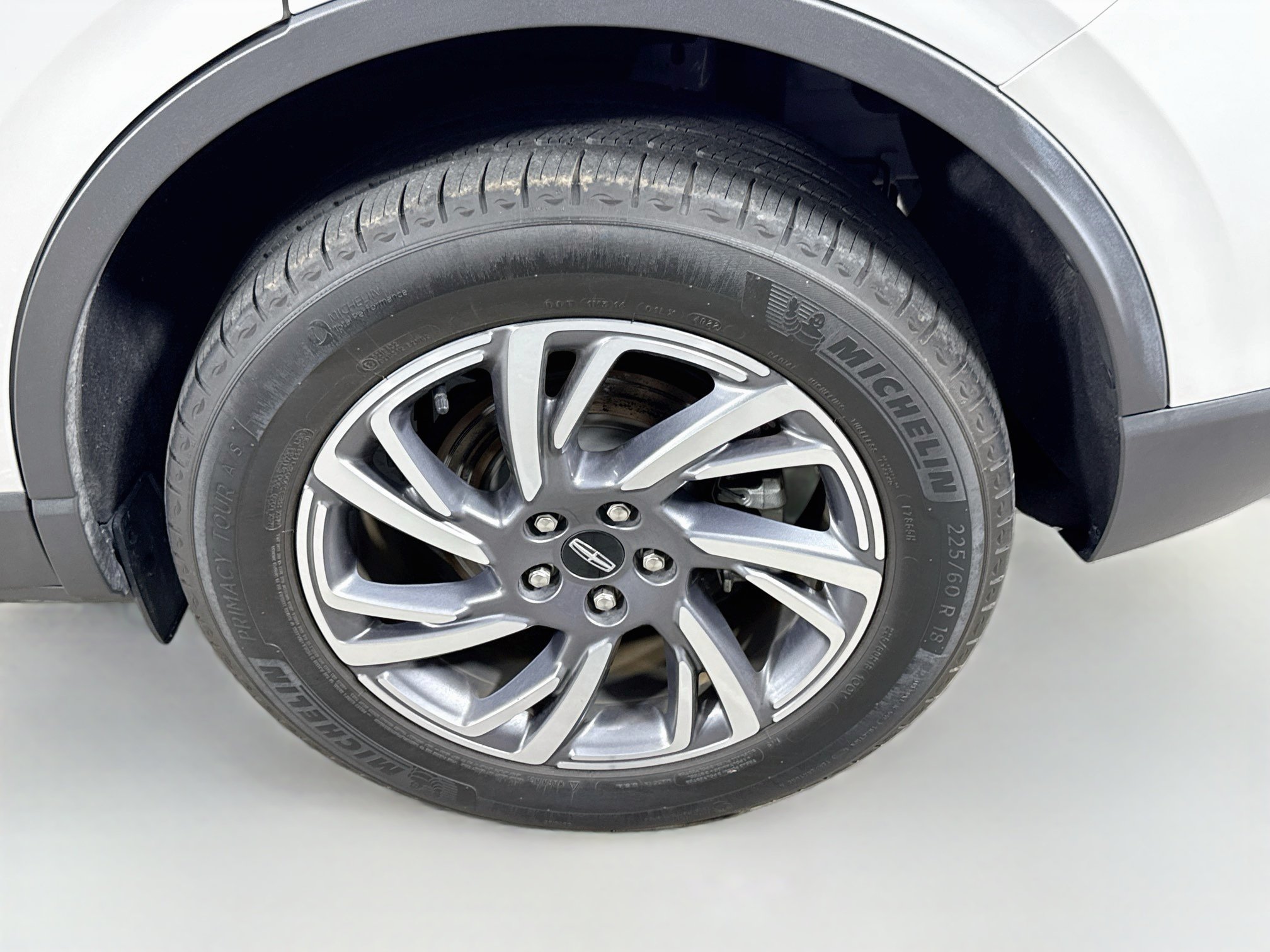 Used 2023 Ceramic Pearl Metallic Tinted Clearcoat Lincoln Standard image 31