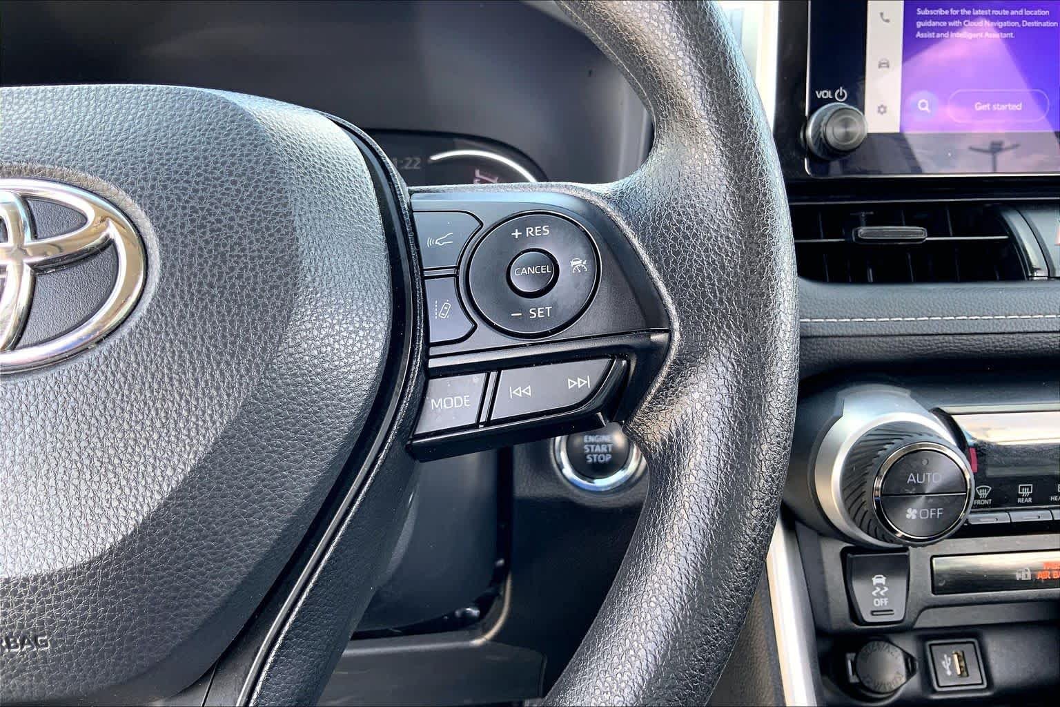 Used 2025 Ice Cap Toyota XLE image 24