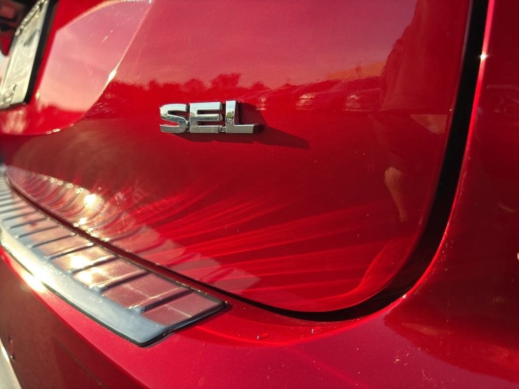 Used 2025  Mitsubishi SEL image 17